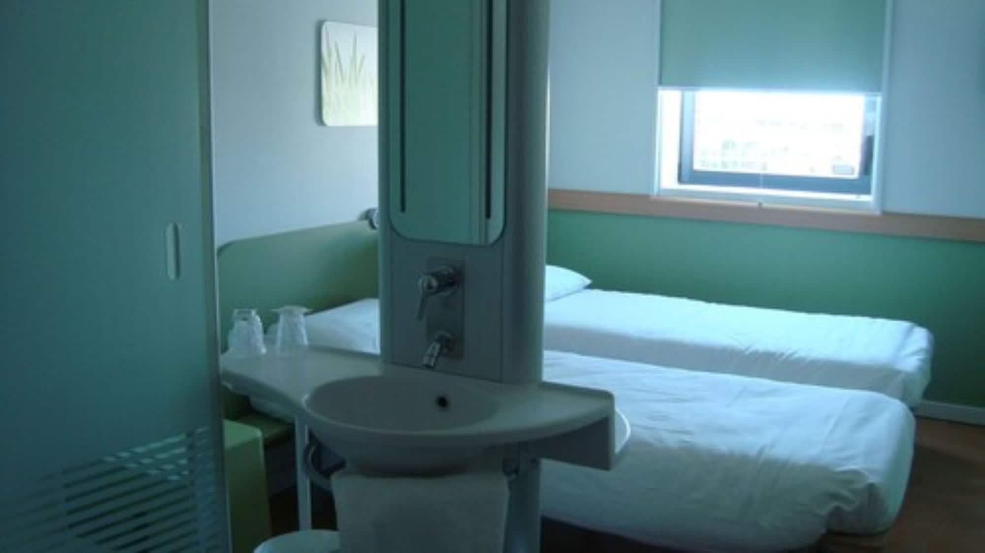 Ibis Budget Toulouse Aeroport Blagnac Esterno foto