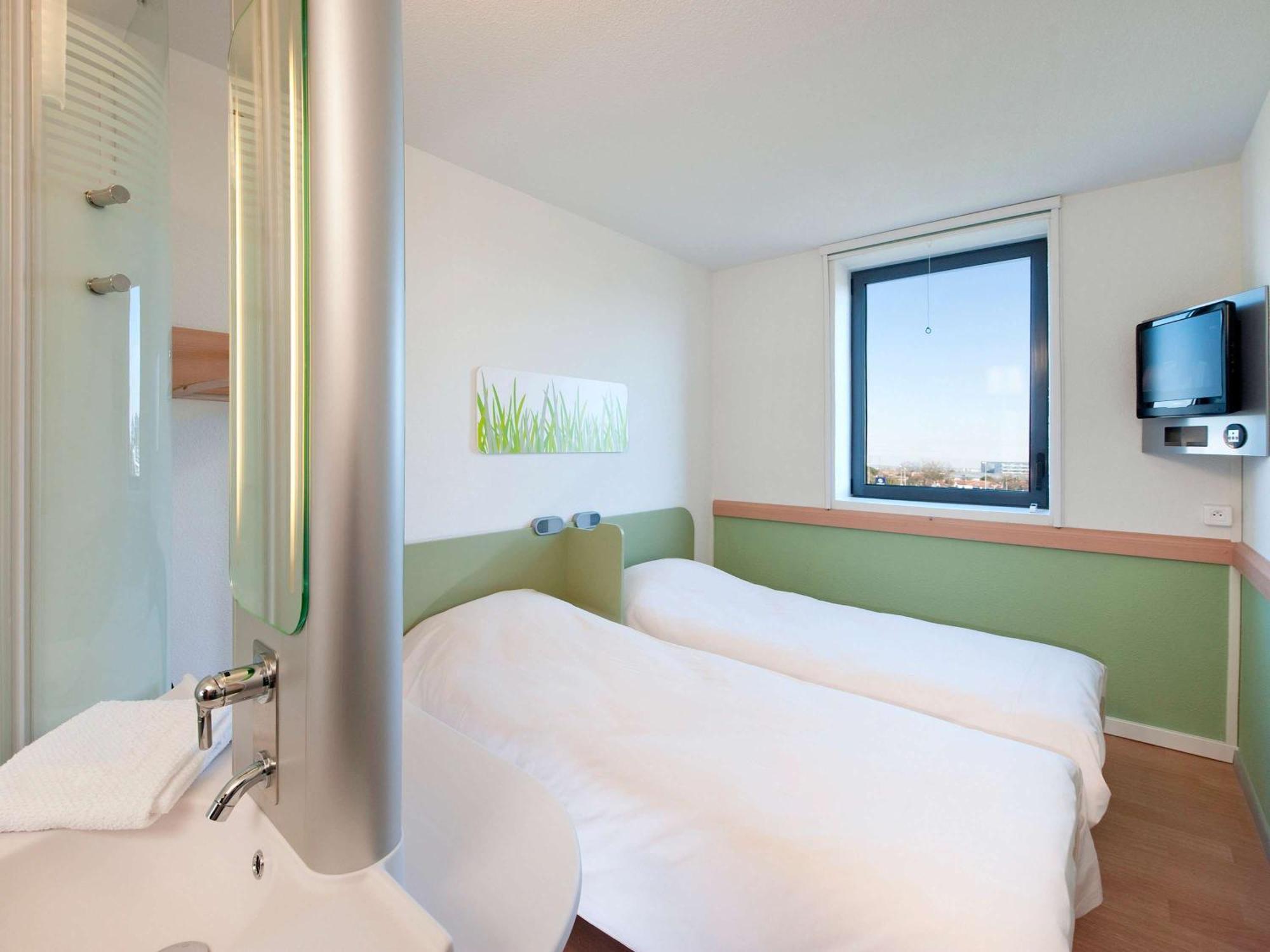 Ibis Budget Toulouse Aeroport Blagnac Esterno foto