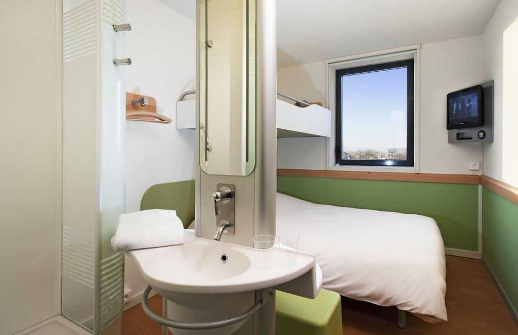 Ibis Budget Toulouse Aeroport Blagnac Camera foto
