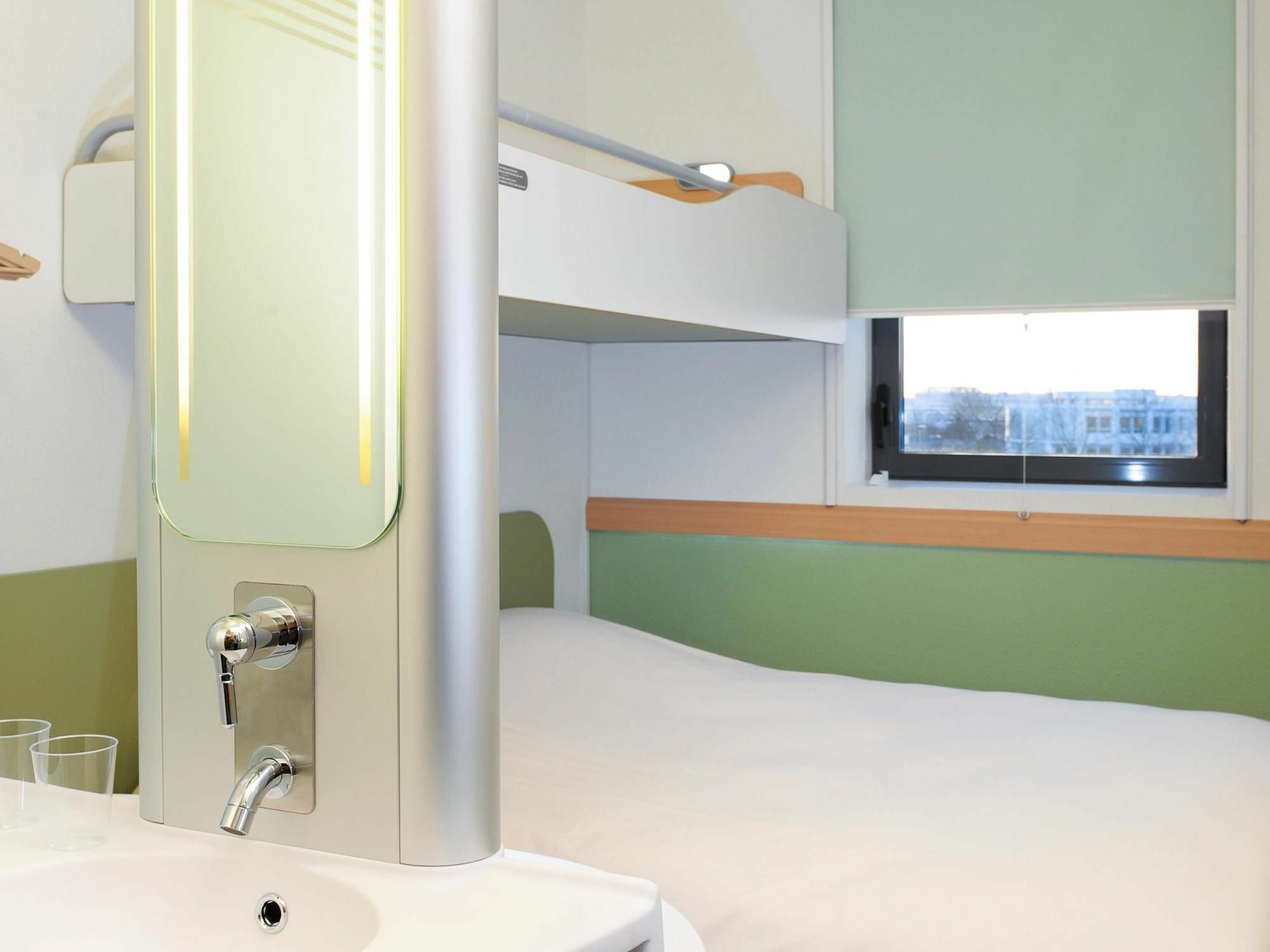 Ibis Budget Toulouse Aeroport Blagnac Esterno foto
